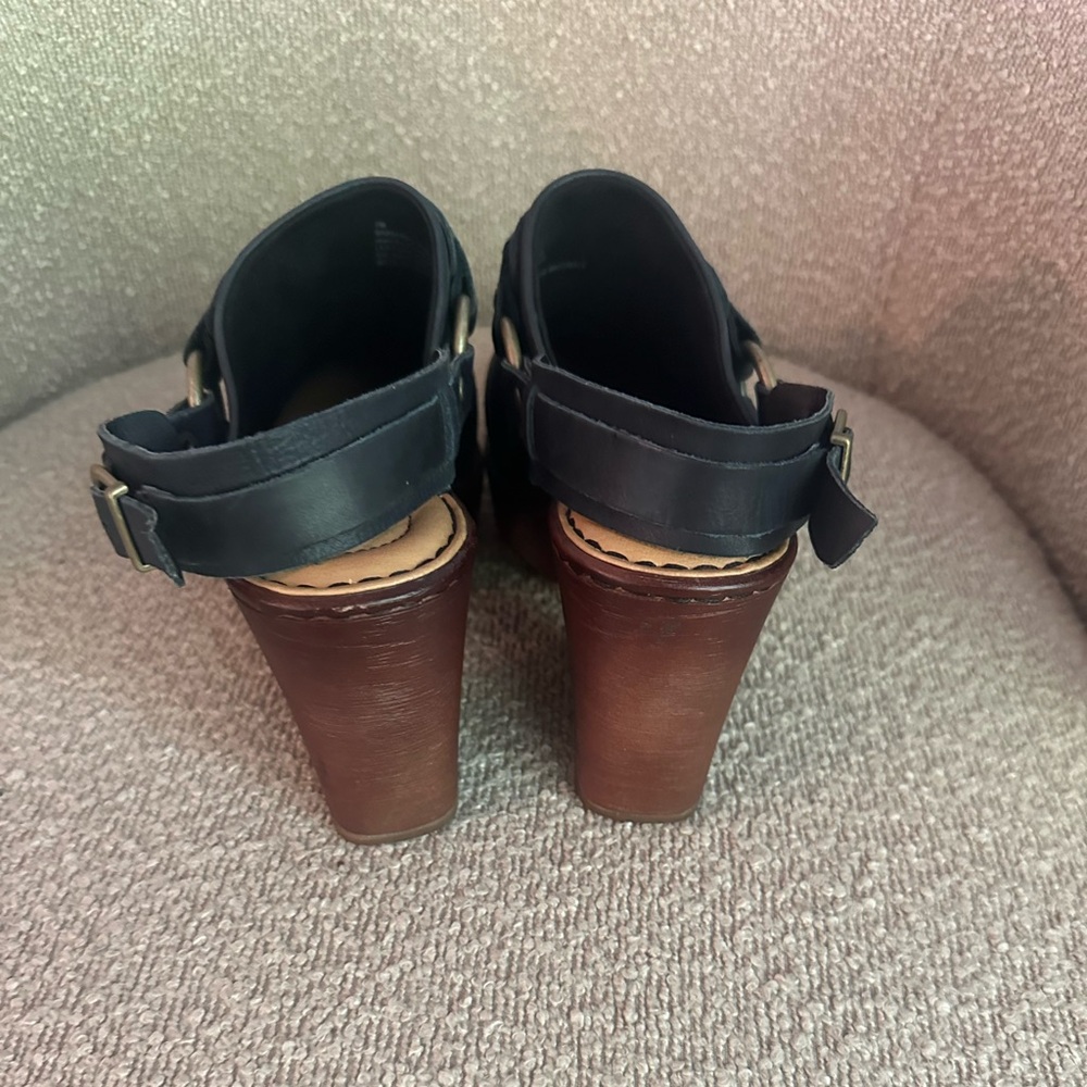 Born Women's Black Leather Clogs - Picture 4 of 8